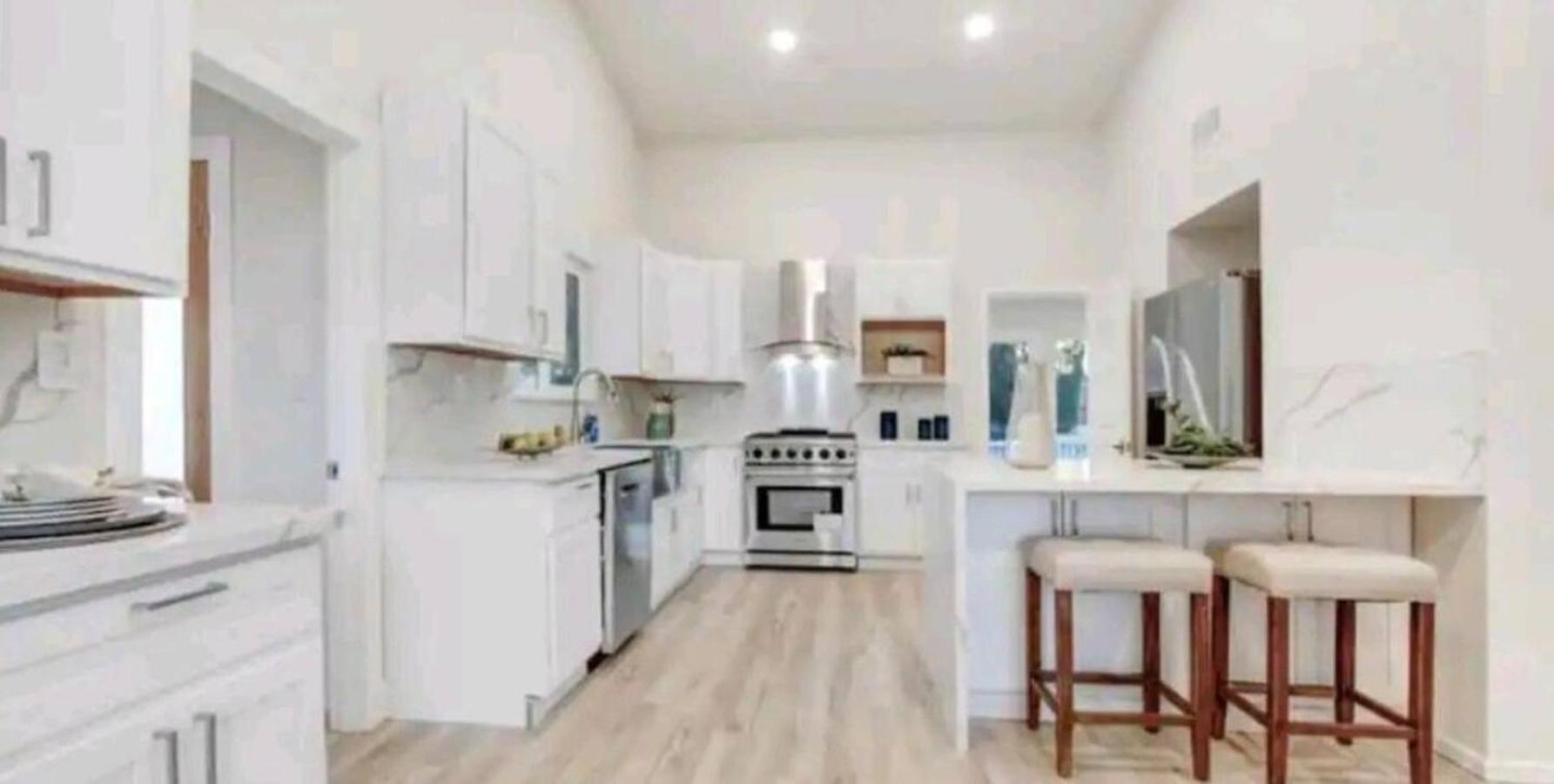 Вилла Spacious 4Bed 2Bath, Gated Pool, Wi-Fi, Garage Лос-Анджелес Экстерьер фото